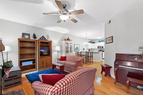 1403 Hemingway Ln, Weldon Spring, MO 63304 photo 5