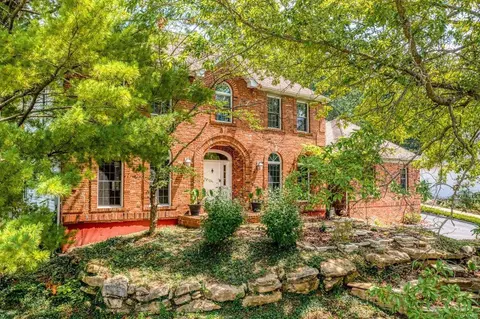 1433 Thomas Mason Pl, Ballwin, MO 63011