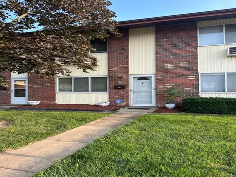 7210 Hazelcrest Dr, Hazelwood, MO 63042