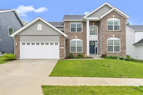 184 Hidden Bluffs Dr, Lake Saint Louis, MO 63367