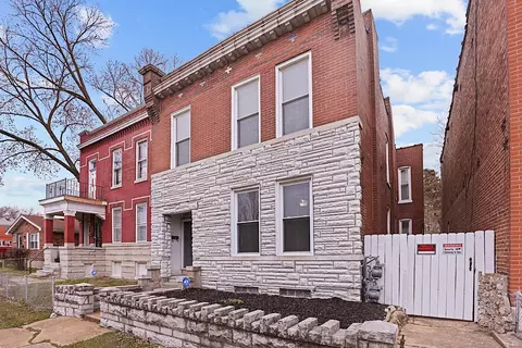 2847 Chippewa St, Saint Louis, MO 63118