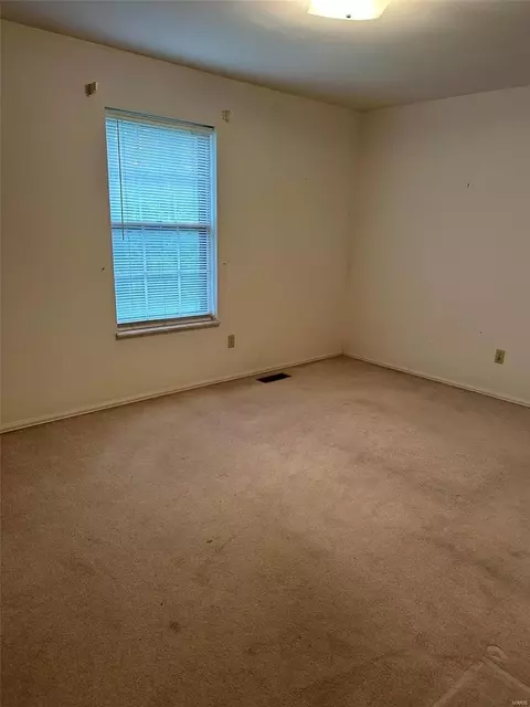 225 Crowsnest Dr, Ballwin, MO 63021 photo 15