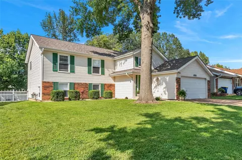 355 Windyoak Dr, Ballwin, MO 63021 photo 2
