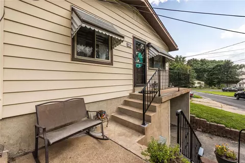 8024 Acorn Ave, Affton, MO 63123 photo 4