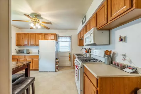 8024 Acorn Ave, Affton, MO 63123 photo 9