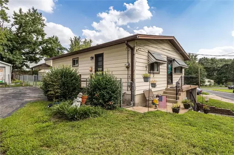 8024 Acorn Ave, Affton, MO 63123 photo 3