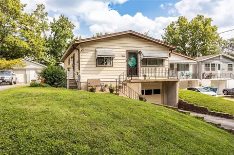 8024 Acorn Ave, Affton, MO 63123