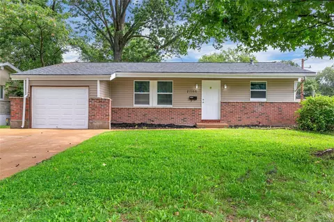 11146 Ebert Dr, Saint Louis, MO 63136