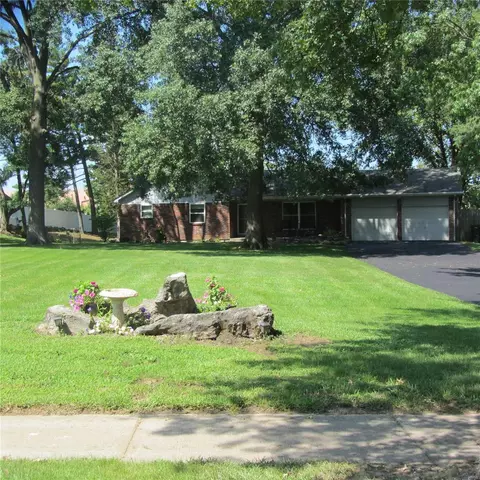 5683 Hempline Rd, Saint Louis, MO 63129