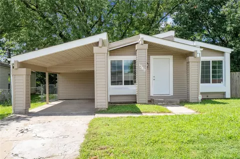 1343 Green Pasture Dr, Florissant, MO 63031