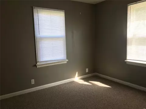 8264 Fay Dr, Berkeley, MO 63134 photo 12