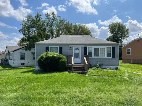 8264 Fay Dr, Berkeley, MO 63134