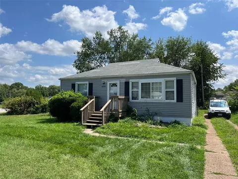 8264 Fay Dr, Berkeley, MO 63134 photo 2