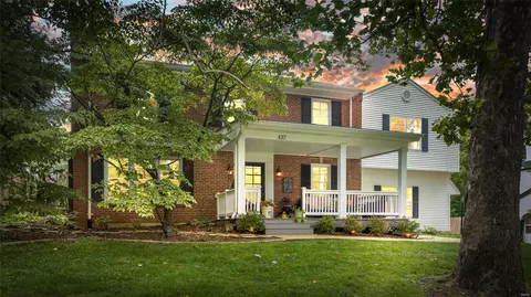 437 Sherwood Dr, Saint Louis, MO 63119