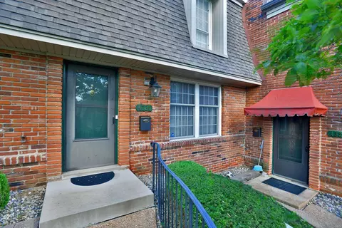 4324 Chateau De Ville Dr, Saint Louis, MO 63129