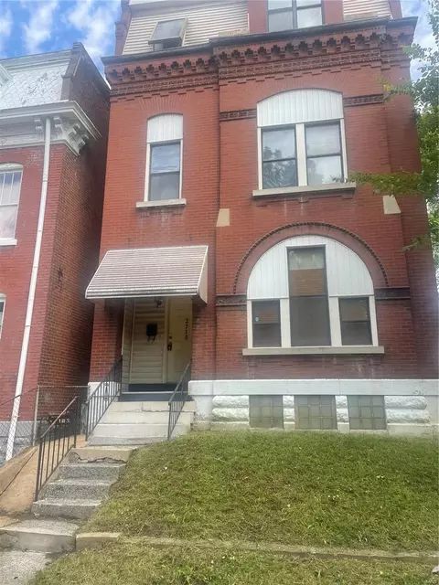 2715 Osage St, Saint Louis, MO 63118