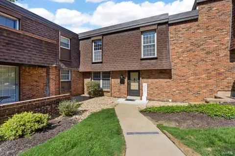 13523 Coliseum Dr, Chesterfield, MO 63017