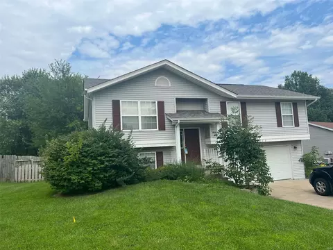 22 W Park Dr, O'fallon, MO 63366