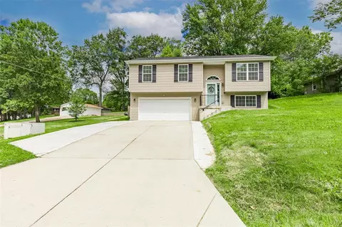 157 Hickory Dale Dr, Saint Charles, MO 63304