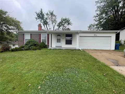 11630 Sheffield Dr, Florissant, MO 63033