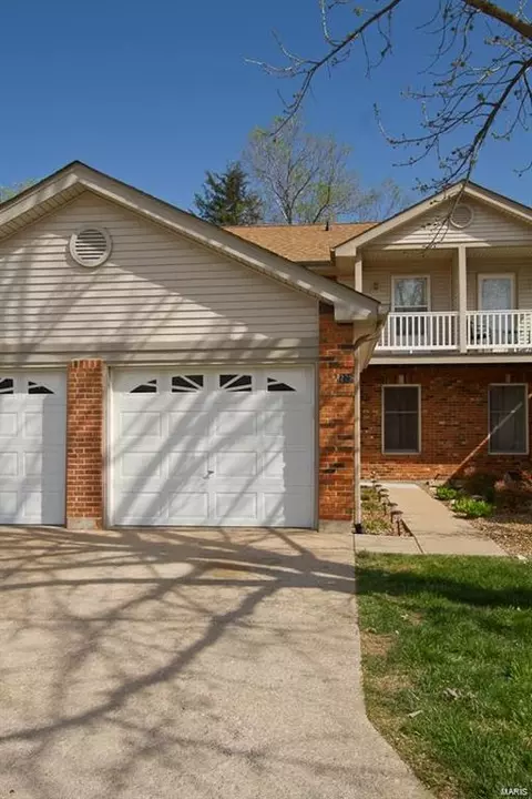 225 Deer Hollow Ct #8, O'fallon, MO 63366