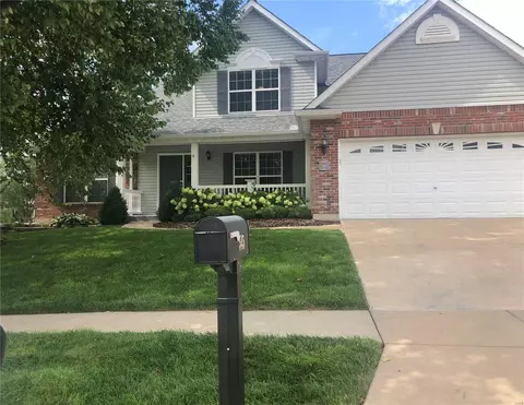 545 Legacy Pointe Dr, Saint Peters, MO 63376 photo 2
