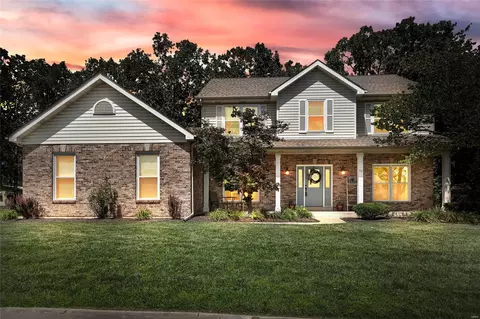 17 Bear Creek Dr, Wentzville, MO 63385