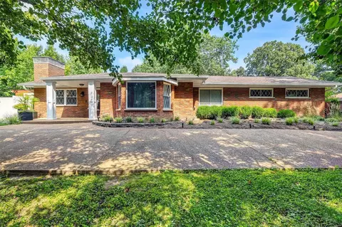 12435 Cinema Ln, Saint Louis, MO 63127