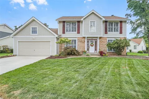 1967 Walnutway Dr, Saint Louis, MO 63146