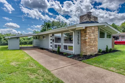 1355 Trelane Ave, Saint Louis, MO 63126