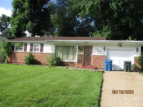 616 Holiday Ave, Hazelwood, MO 63042