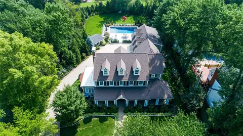 1380 N Sappington Rd, Glendale, MO 63122