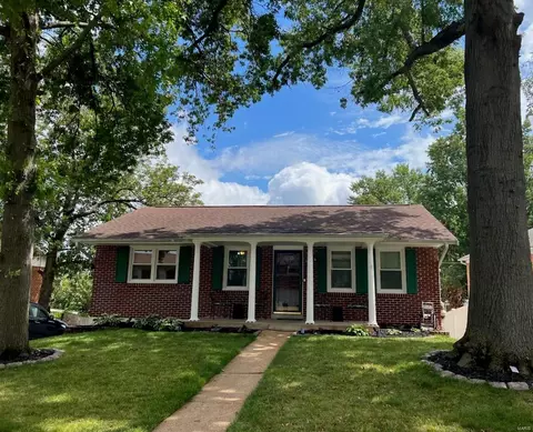 9774 Hale Dr, Saint Louis, MO 63123