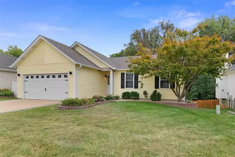 1272 Harvest Ridge Dr, Saint Charles, MO 63303