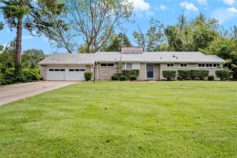 1124 Basswood Ln, Saint Louis, MO 63132