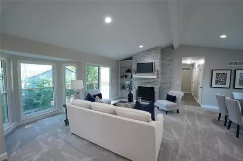 2427 Sundance Dr, O'fallon, MO 63368 photo 3