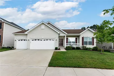 1276 Fienup Lake Dr, Chesterfield, MO 63005