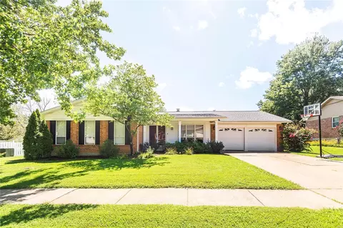2608 Cripple Creek Dr, Oakville, MO 63129