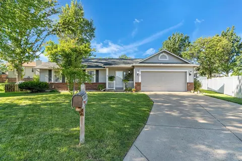 3 Trailview Ct, Saint Peters, MO 63376