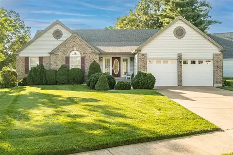 2315 Coventry Farms Ct, Chesterfield, MO 63017