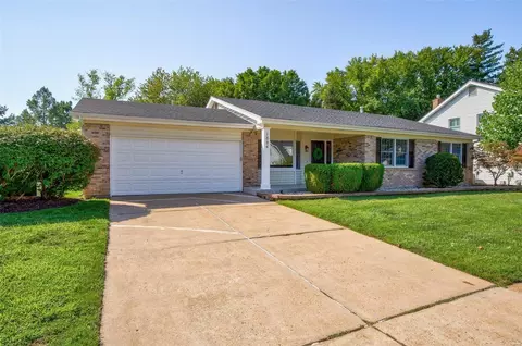 1884 Dougherty Terrace Dr, Ballwin, MO 63021 photo 2