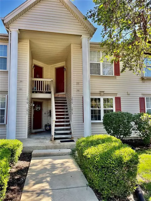 1013 Sugar Creek Ct, Saint Peters, MO 63376
