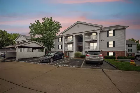 4308 Arrow Tree Dr #A, Saint Louis, MO 63128
