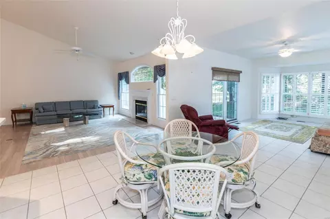 10146 Tanbridge Rd, Saint Louis, MO 63128 photo 6