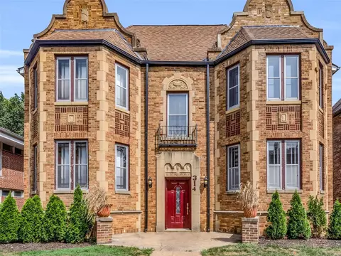 314 S Hanley Rd #1S, Saint Louis, MO 63105