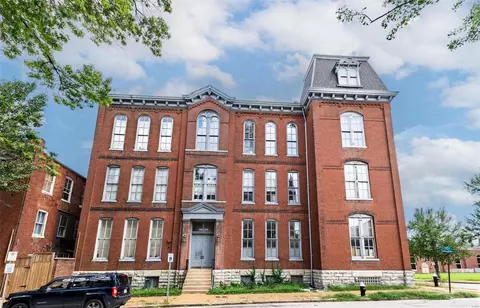 1626 S 11th St #B, Saint Louis, MO 63104