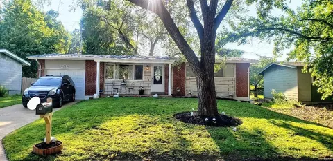 10306 Bon Oak Dr, Saint Louis, MO 63136