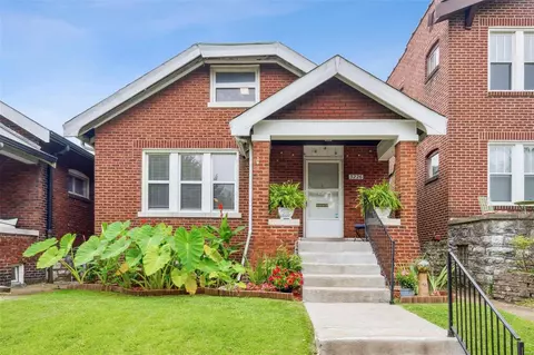 5226 Itaska St, Saint Louis, MO 63109