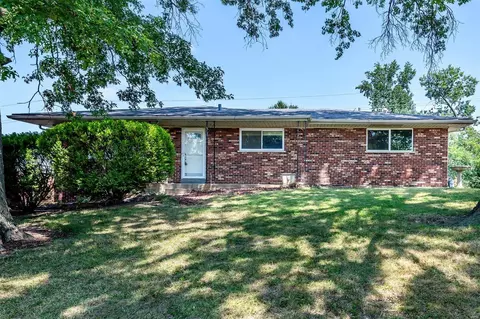 3927 Trotwood Pl, Saint Louis, MO 63125