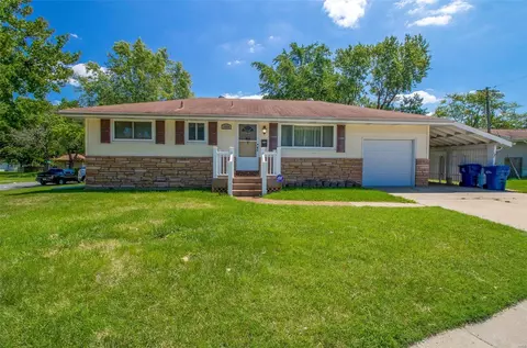 1660 Patterson Rd, Florissant, MO 63031